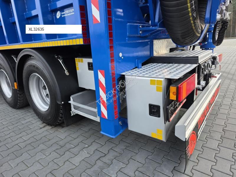 Veicolo per la pulizia delle strade Renault MTS...