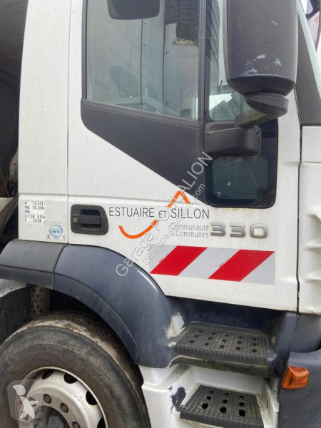 آلة لصيانة الطرق Iveco  STRALIS 450
