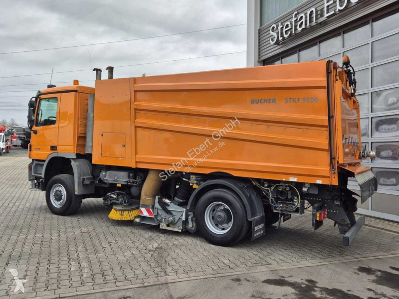 Silniční stroje Mercedes 2032 A 4x4 Bucher STKF...