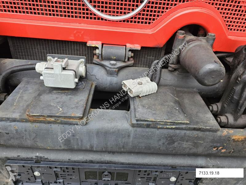 آلة لصيانة الطرق Mercedes 353 K2