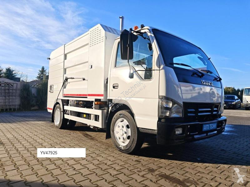 آلة لصيانة الطرق Isuzu SMALL CONTAINER WASHER...