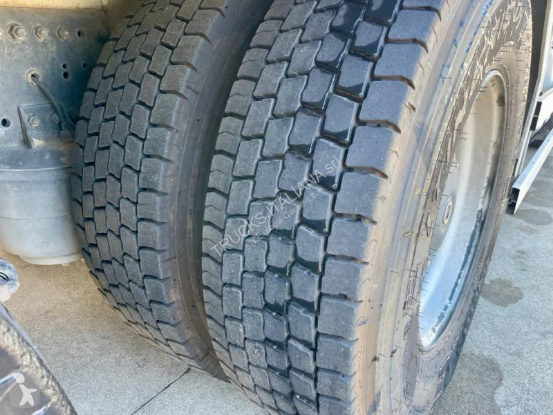 Veicolo per la pulizia delle strade Mercedes