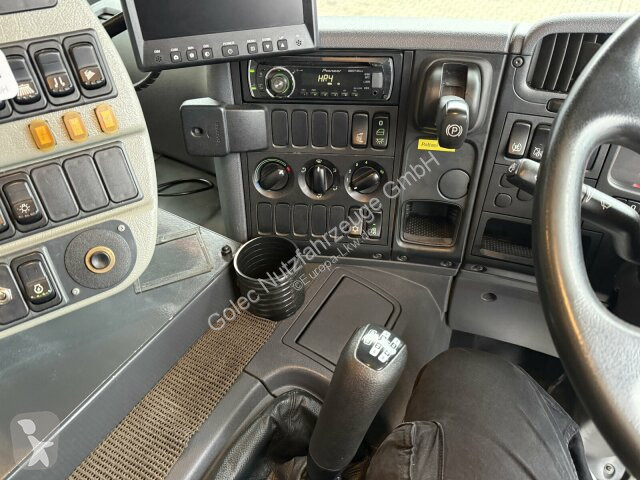 آلة لصيانة الطرق Scania P230 Kehrmaschine...
