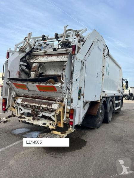 آلة لصيانة الطرق Renault BASURERO 320