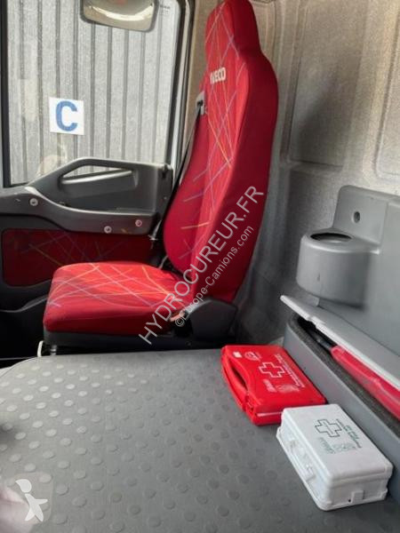 آلة لصيانة الطرق Iveco 270
