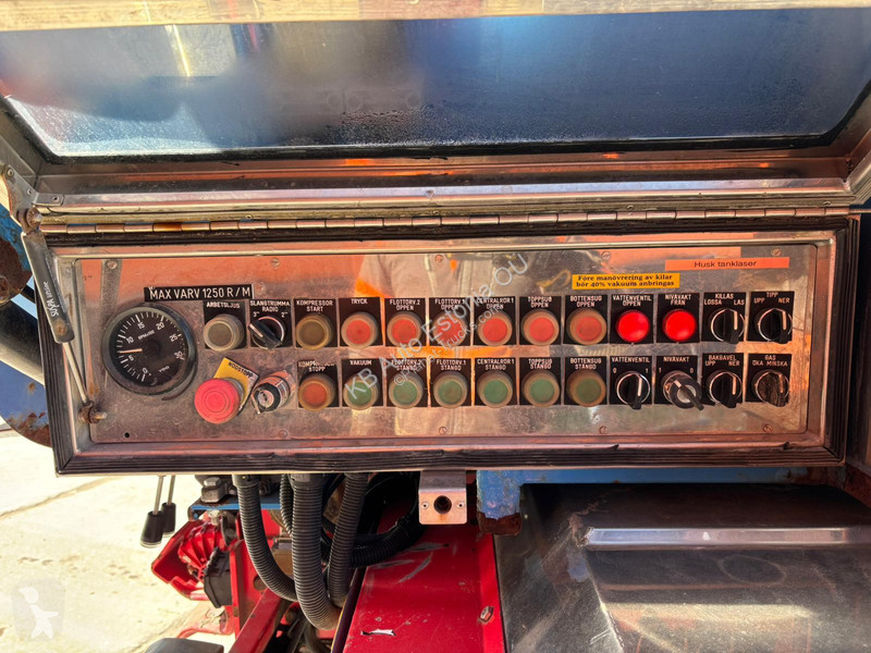 آلة لصيانة الطرق Scania 400 6x2*4 Korp&Son ADR...