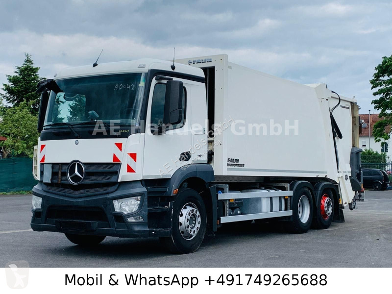 آلة لصيانة الطرق Mercedes 2533 M ClassicSpace...