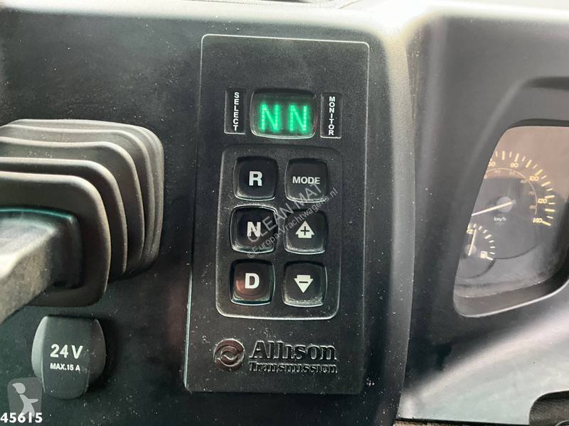 آلة لصيانة الطرق Mercedes 2630 RHD Euro 6...