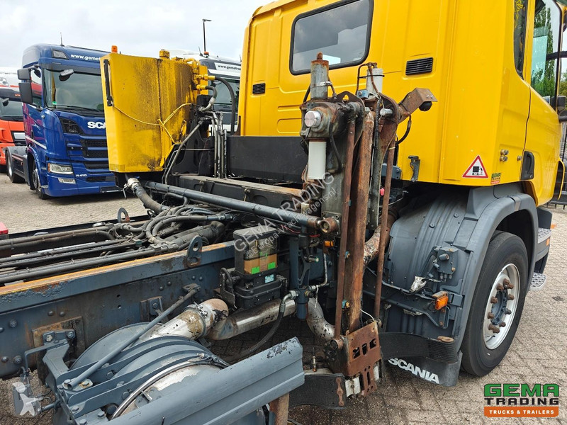 آلة لصيانة الطرق Scania P 230 B 4X2 Euro5 Day...