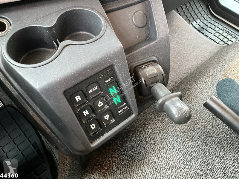 آلة لصيانة الطرق Volvo 250 Euro 6 Geesink 11m³