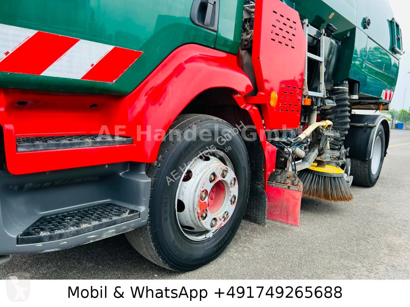 آلة لصيانة الطرق Volvo 250 Bucher Johnston VS...