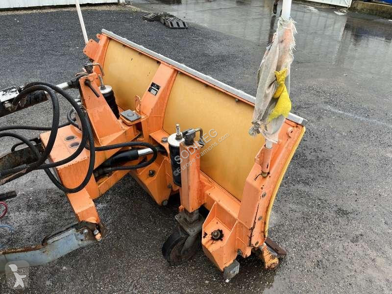 آلة لصيانة الطرق Holder  C5000 TURBO