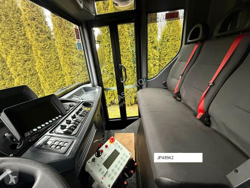 آلة لصيانة الطرق Renault D26