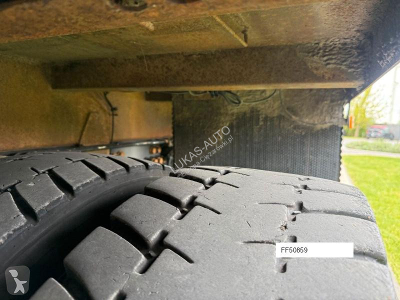 Engin de voirie Scania P280