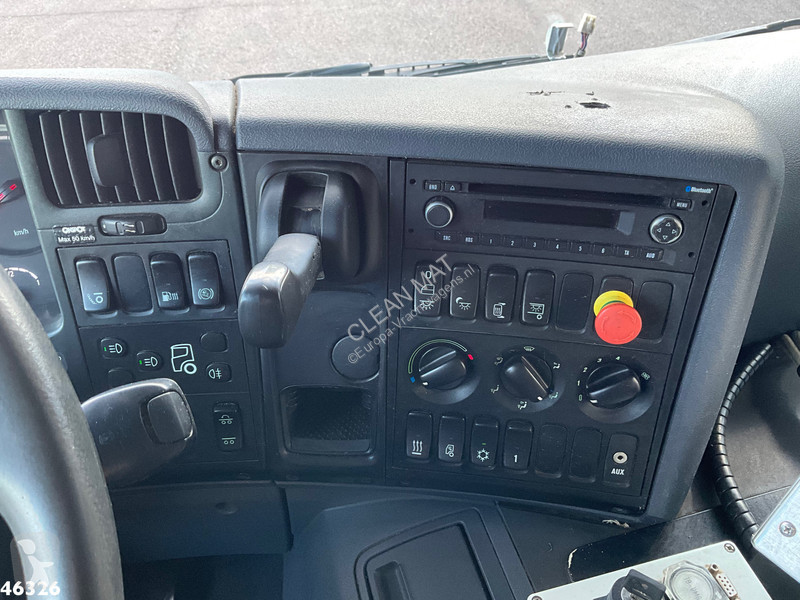 آلة لصيانة الطرق Scania 320 Zoeller 22m³