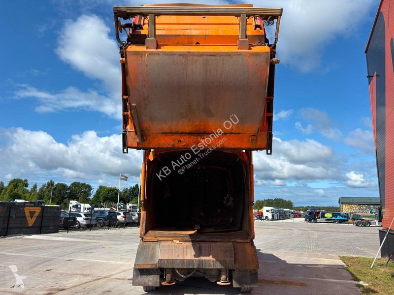 آلة لصيانة الطرق Scania P 280 6x2*4 HIAB 211E-3...