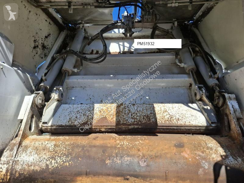 آلة لصيانة الطرق Mercedes VR5 LEV