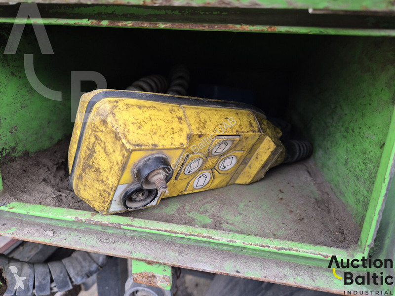 Engin de voirie Mercedes 1216