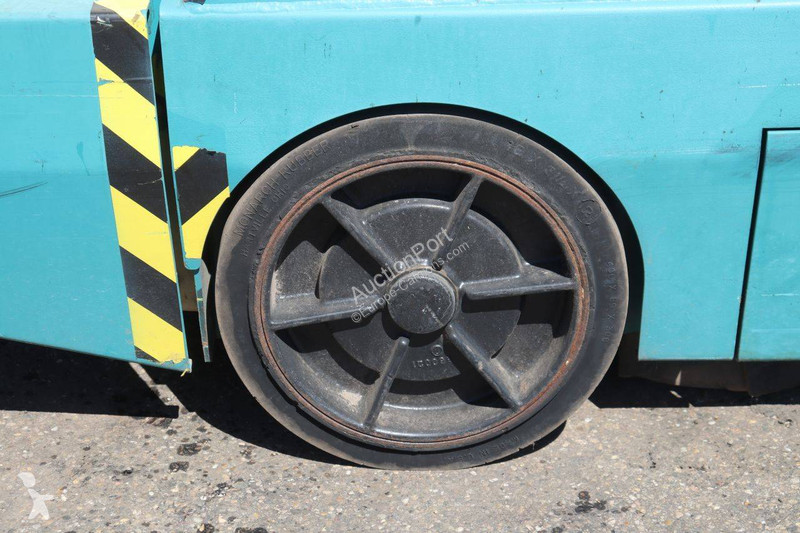 Vehículo de limpieza viaria Tennant 6400