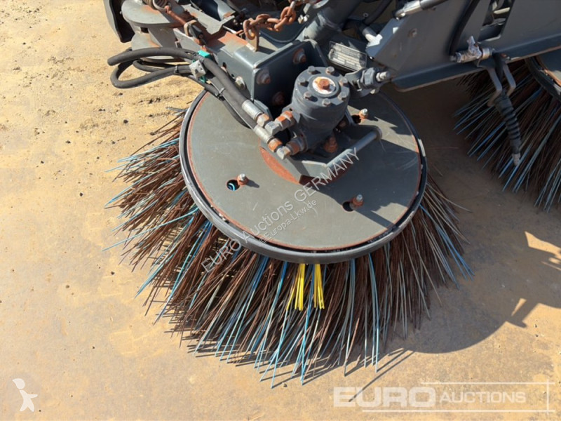 Vehículo de limpieza viaria Hako 1650
