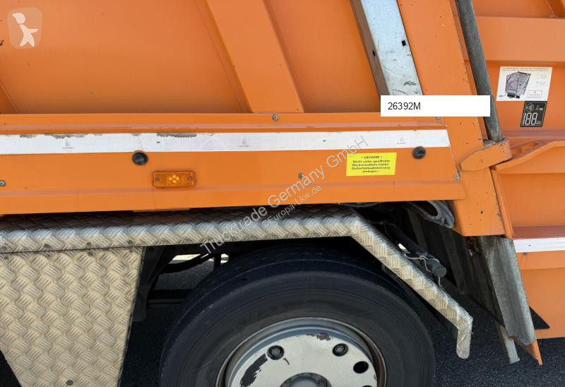 Vehículo de limpieza viaria Mercedes 602 1833