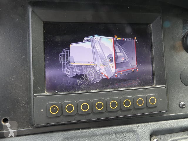 Vehículo de limpieza viaria Renault D19