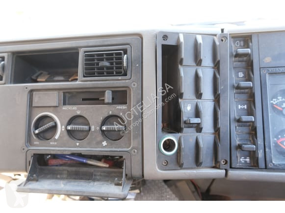 آلة لصيانة الطرق Volvo FL6 14