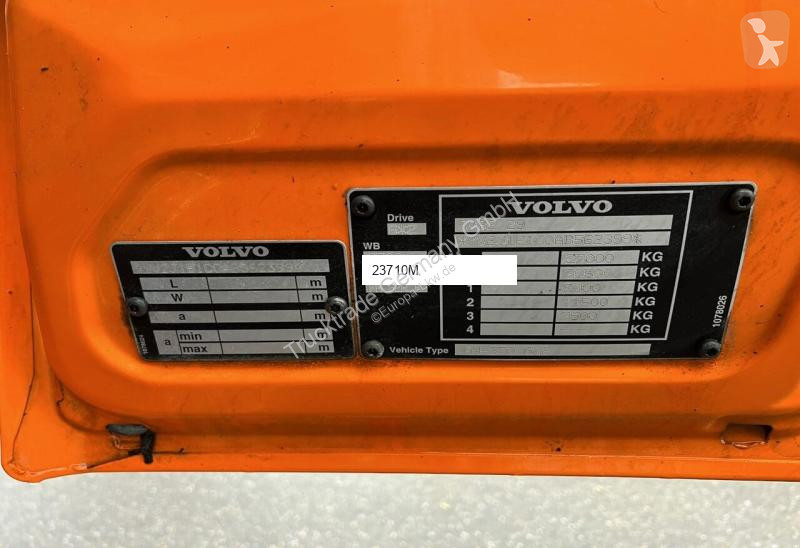 آلة لصيانة الطرق Volvo STUMMER