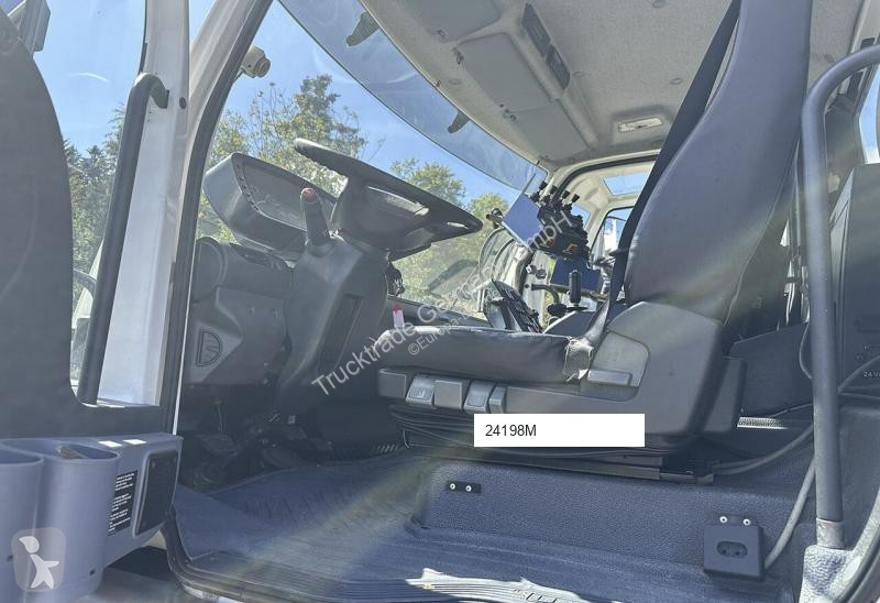 Mercedes Unimog U400 4x4 road network trucks