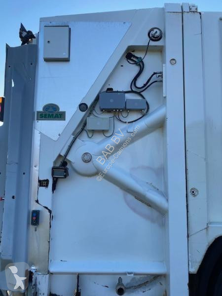 Engin de voirie Scania 94300