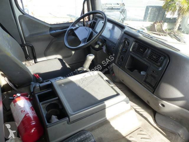 Útfenntartó-és-karbantartógép Renault 420 DCI