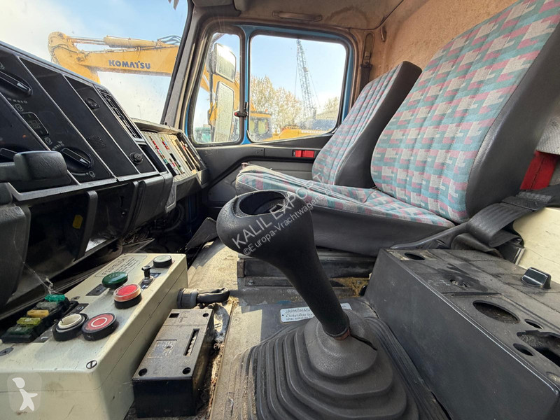 Vehículo de limpieza viaria Mercedes SK 1824 -...