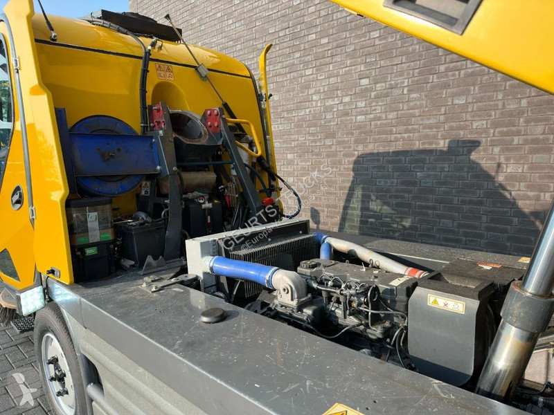 Gemeentevoertuig Johnston CX400 SWEEPING TRUCK/...