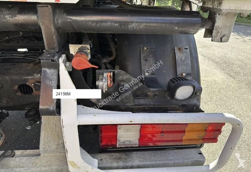 Silniční stroje Mercedes U400
