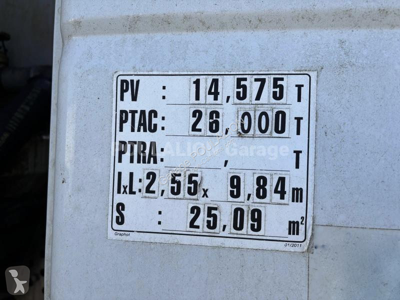 آلة لصيانة الطرق Iveco  STRALIS 450