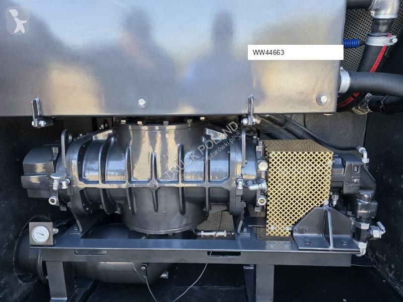 Utilaje pentru drumuri Scania Larsen FlexVac 311