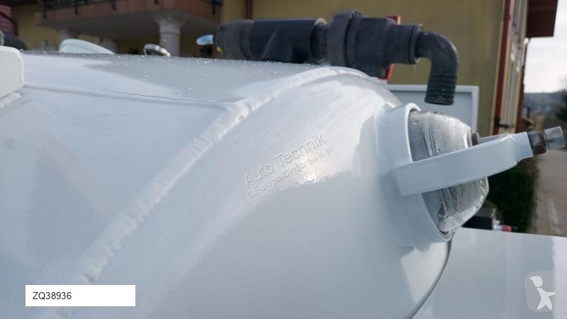 Utilaje pentru drumuri Land Rover RIVARD Bora