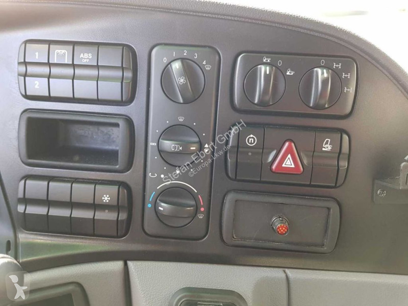 Silniční stroje Mercedes 2032 A 4x4 Bucher STKF...