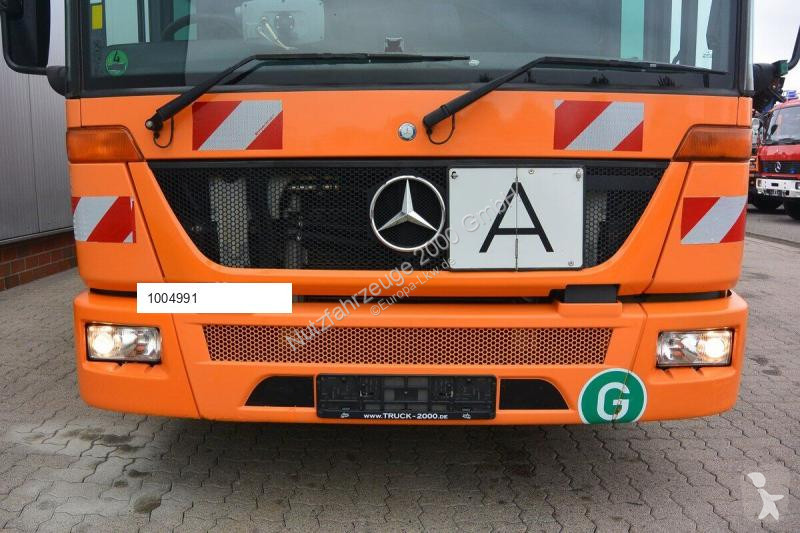 Gemeentevoertuig Mercedes