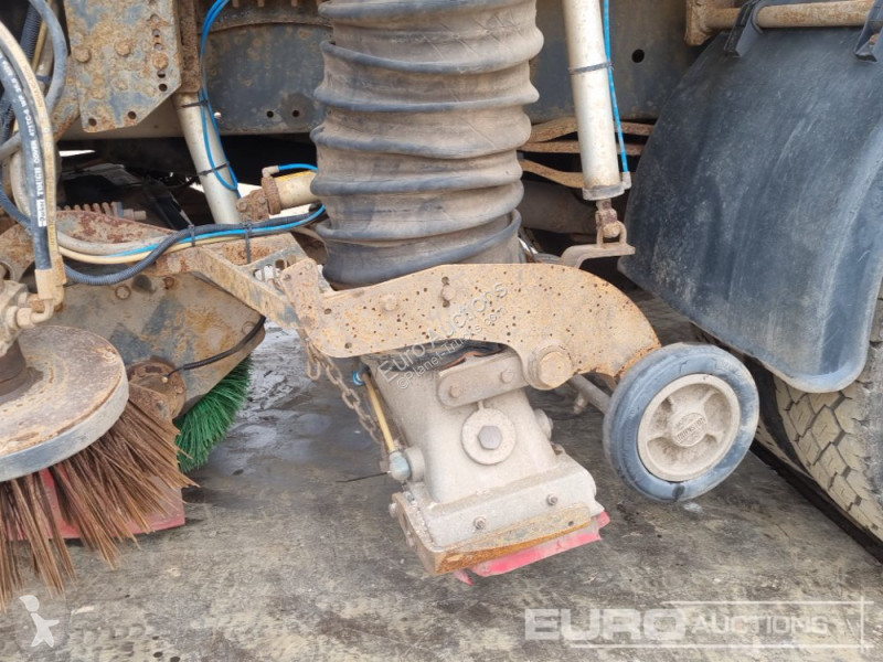Utilaje pentru drumuri  LF220