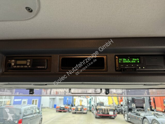آلة لصيانة الطرق Scania P230 Kehrmaschine...