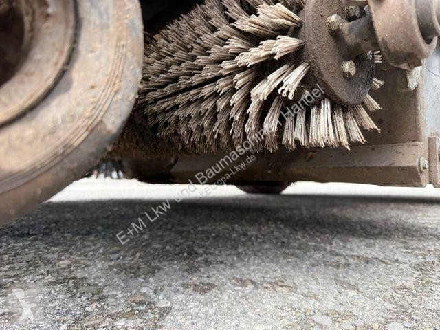 آلة لصيانة الطرق Mercedes 1828 KEHRMASCHINE