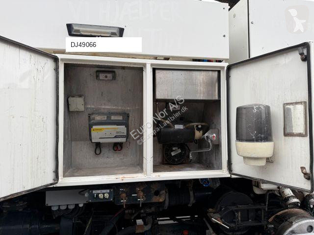 آلة لصيانة الطرق  SCANIA P380 LB 6x24 Hvidtved...