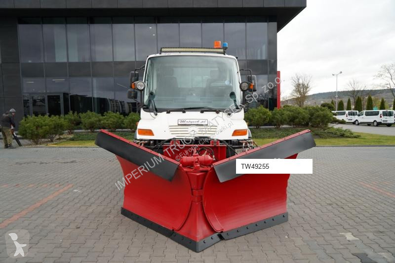 Útfenntartó-és-karbantartógép Mercedes UNIMOG...