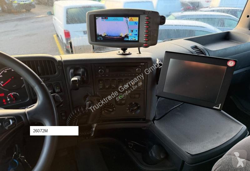 آلة لصيانة الطرق Scania 589 G440 LB