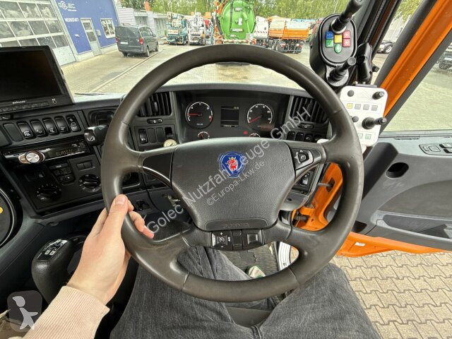 آلة لصيانة الطرق Scania G230 Kehrmaschine...