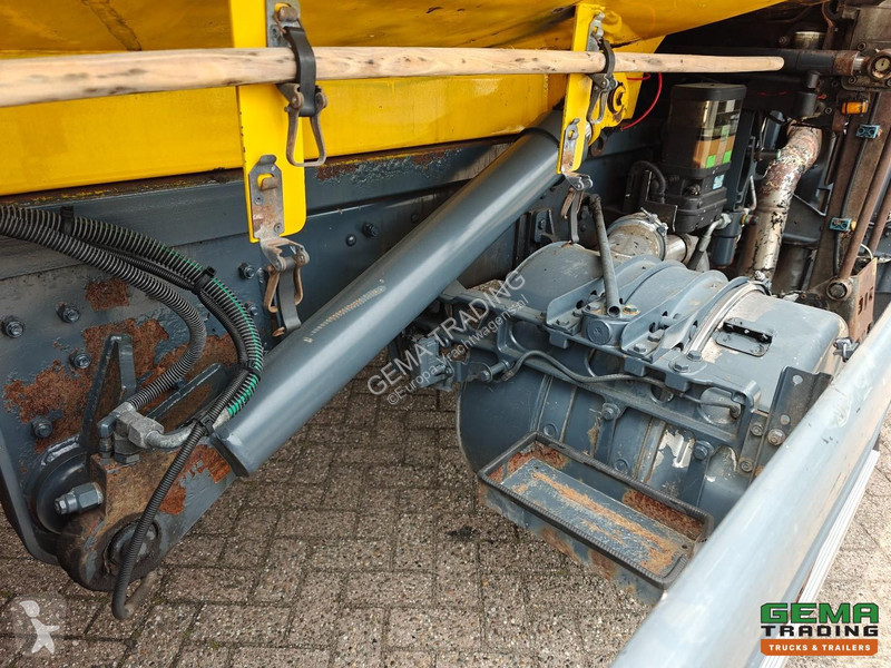 آلة لصيانة الطرق Scania P 230 B 4X2 Euro5 Day...