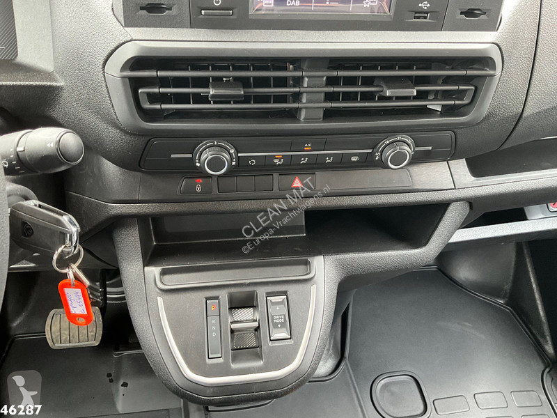 آلة لصيانة الطرق Peugeot E-Expert 100%...