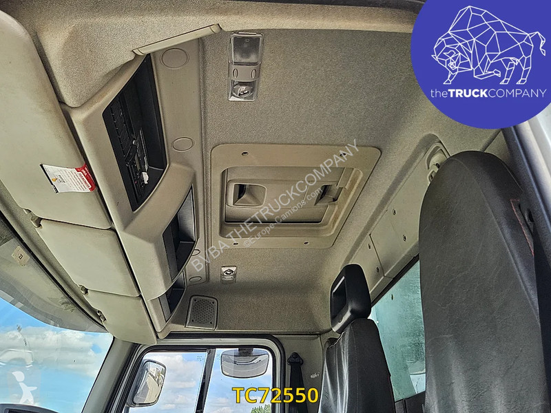 Engin de voirie Renault 270