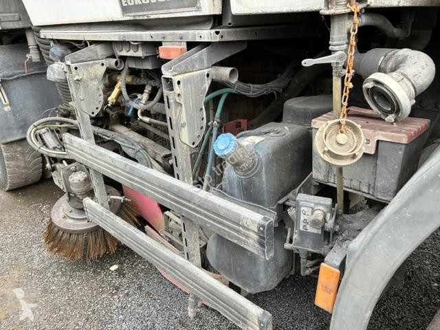 آلة لصيانة الطرق Mercedes  AXOR 1829